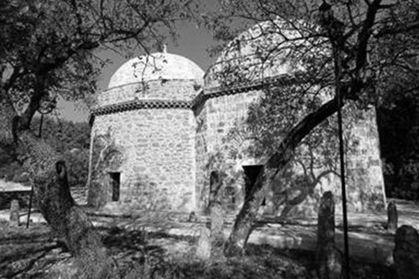 Milas Türbe Köyü İkiz Kubbeli Türbe Ve Camii
